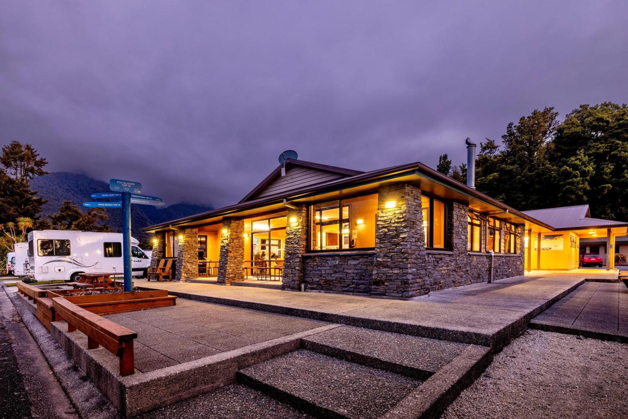 Fox Glacier Top 10 Holiday Park & Motels Esterno foto
