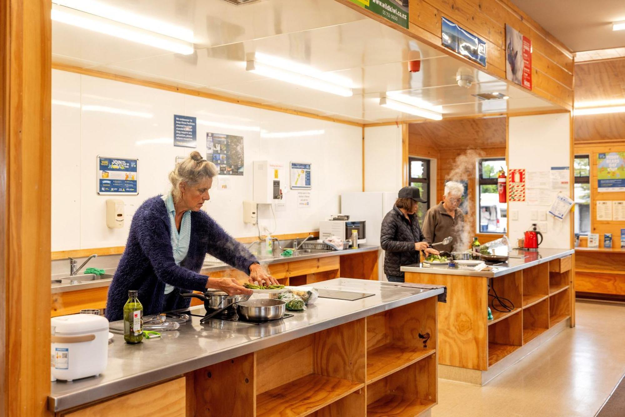 Fox Glacier Top 10 Holiday Park & Motels Esterno foto