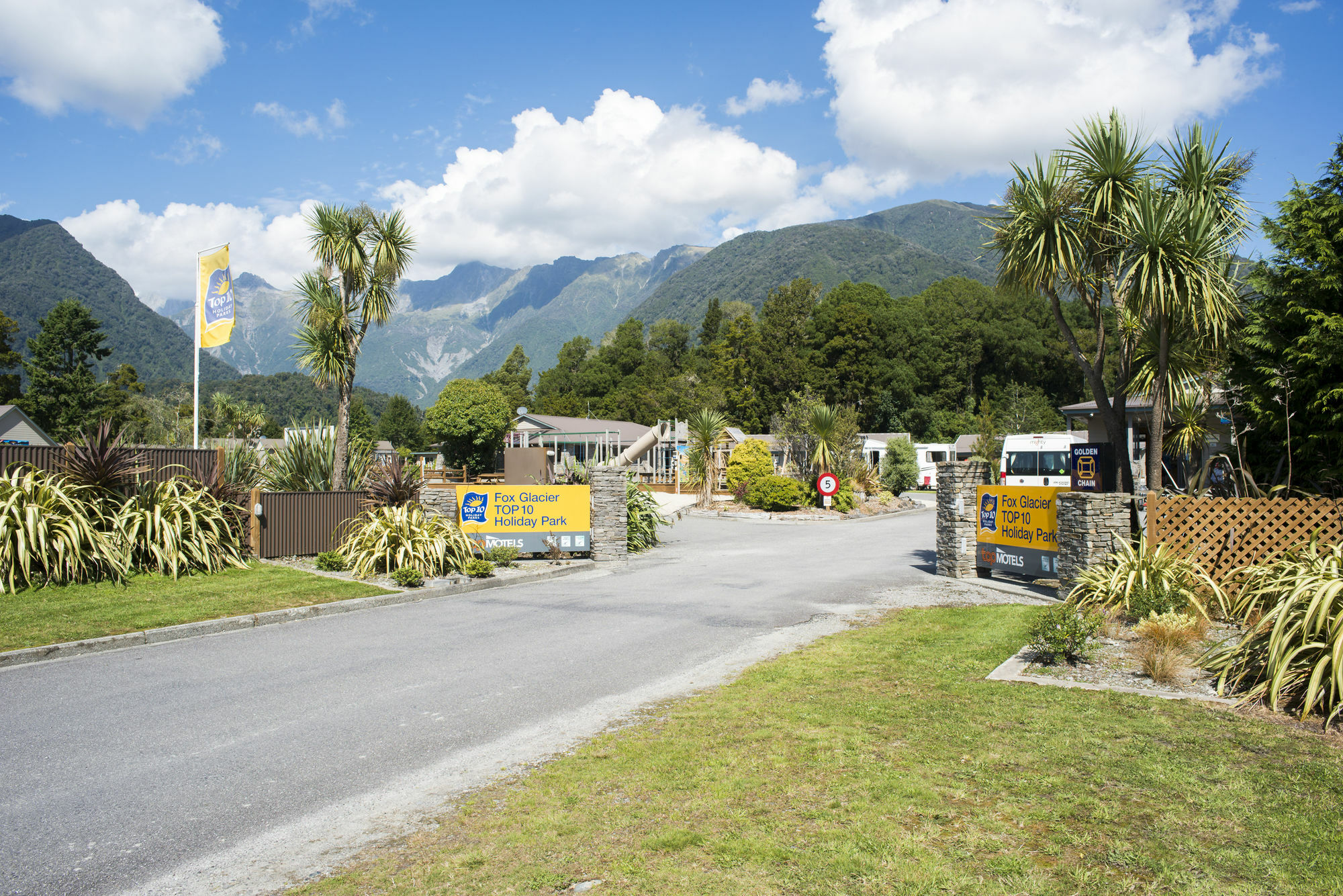 Fox Glacier Top 10 Holiday Park & Motels Esterno foto